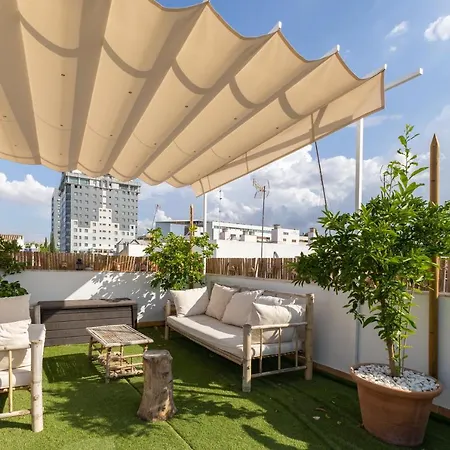 Tentudia Charming With Private Roof-top Or Patio In San Bernardo By Ocityzen Daire Sevilla
